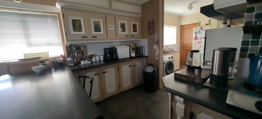 4 Bedroom Property for Sale in Noorsekloof Eastern Cape